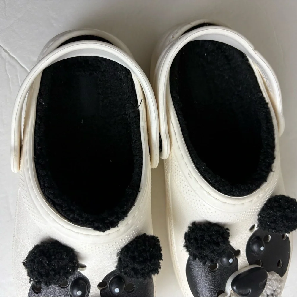 CROCS good slip